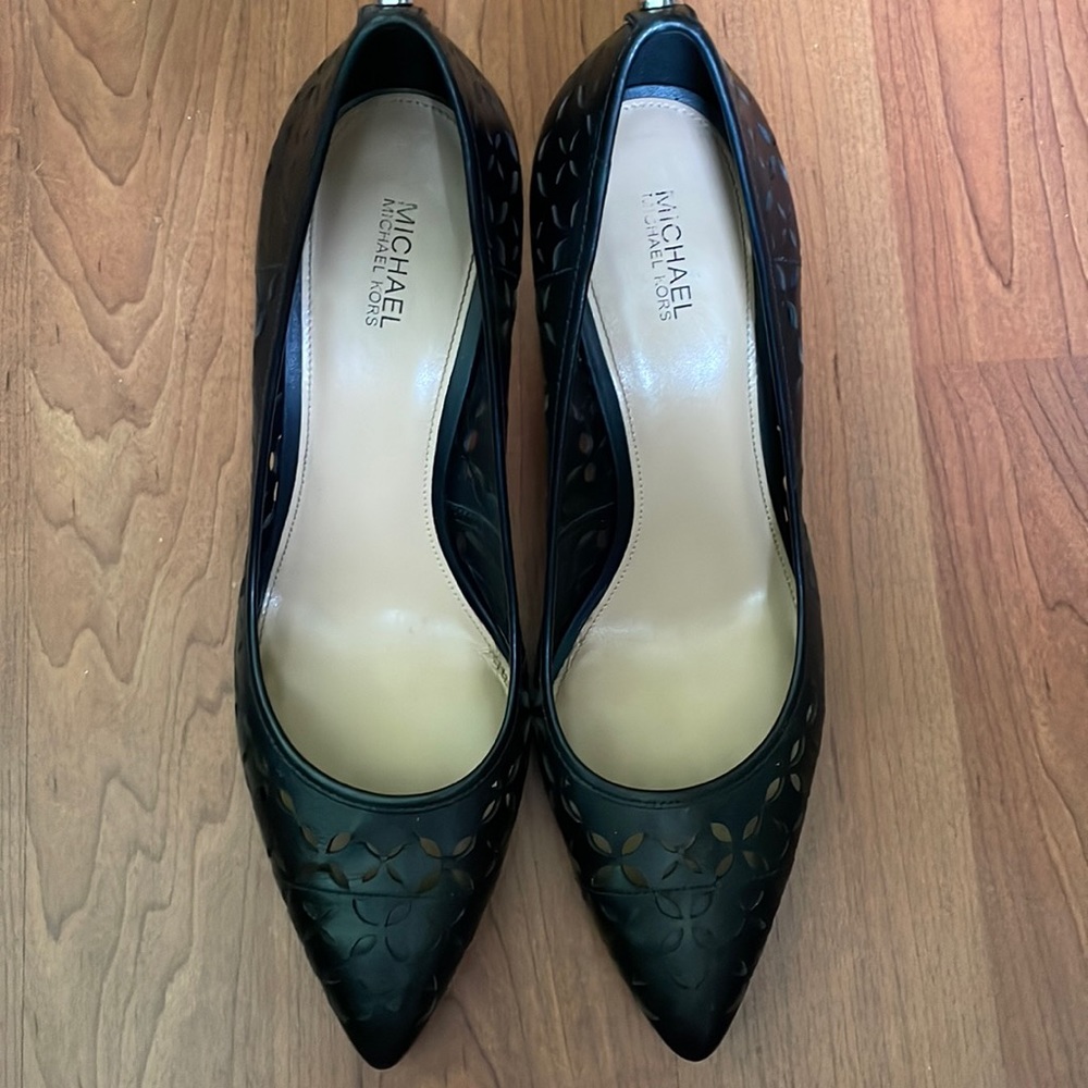 Like New! Michael Kors black cutout heels/pumps